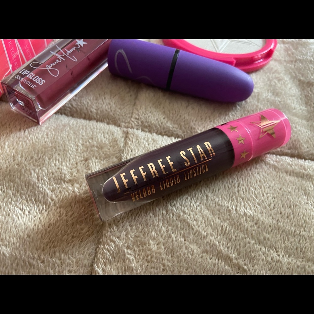 8 pc makeup lot - Picture 4 of 8